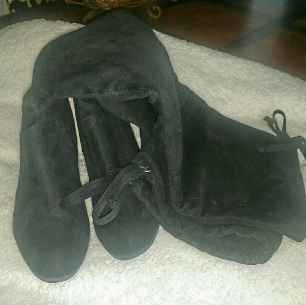 Beautiful Black Over the Knee Suede Boots NWOT